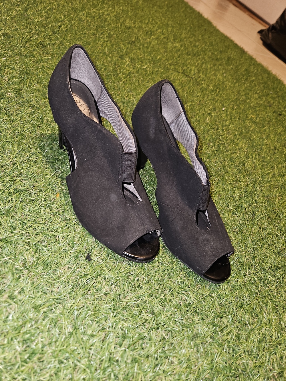 Life Stride Black Open-Toe Suede Dress Heels